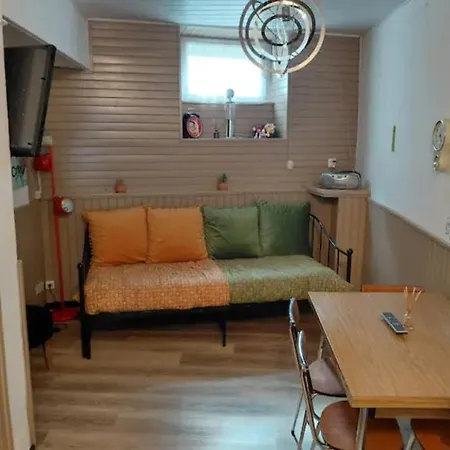 Le Nid Douillet Vintage Ideal Pour 2 Jusqu'a 4 Ла-Бурбуль